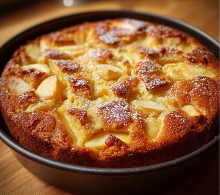 Gâteau aux Pommes doré et savoureux, idéal pour les desserts